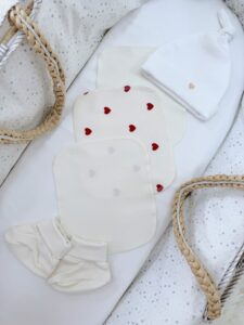 First Baby Wardrobe 30-in-1 «Cream hearts» - Image 11